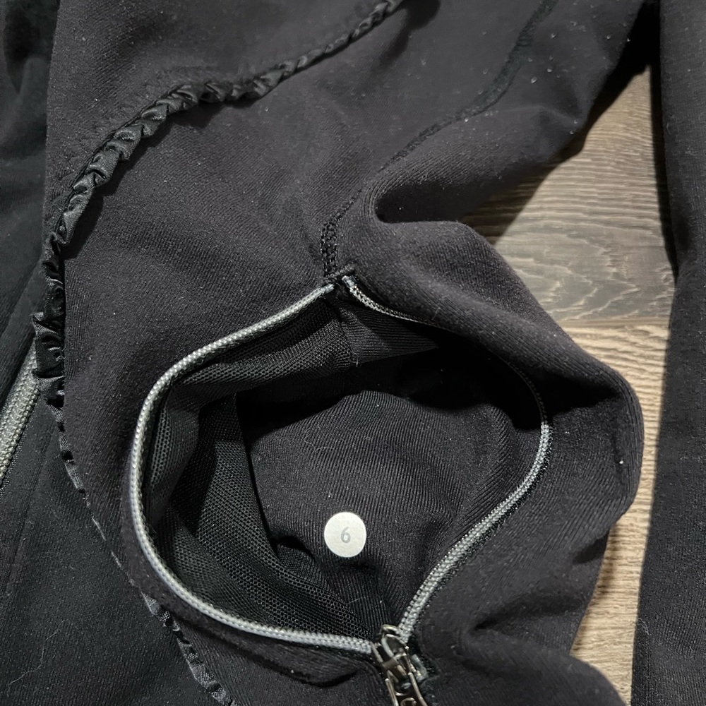 Lululemon jacket - Picture 6 of 14